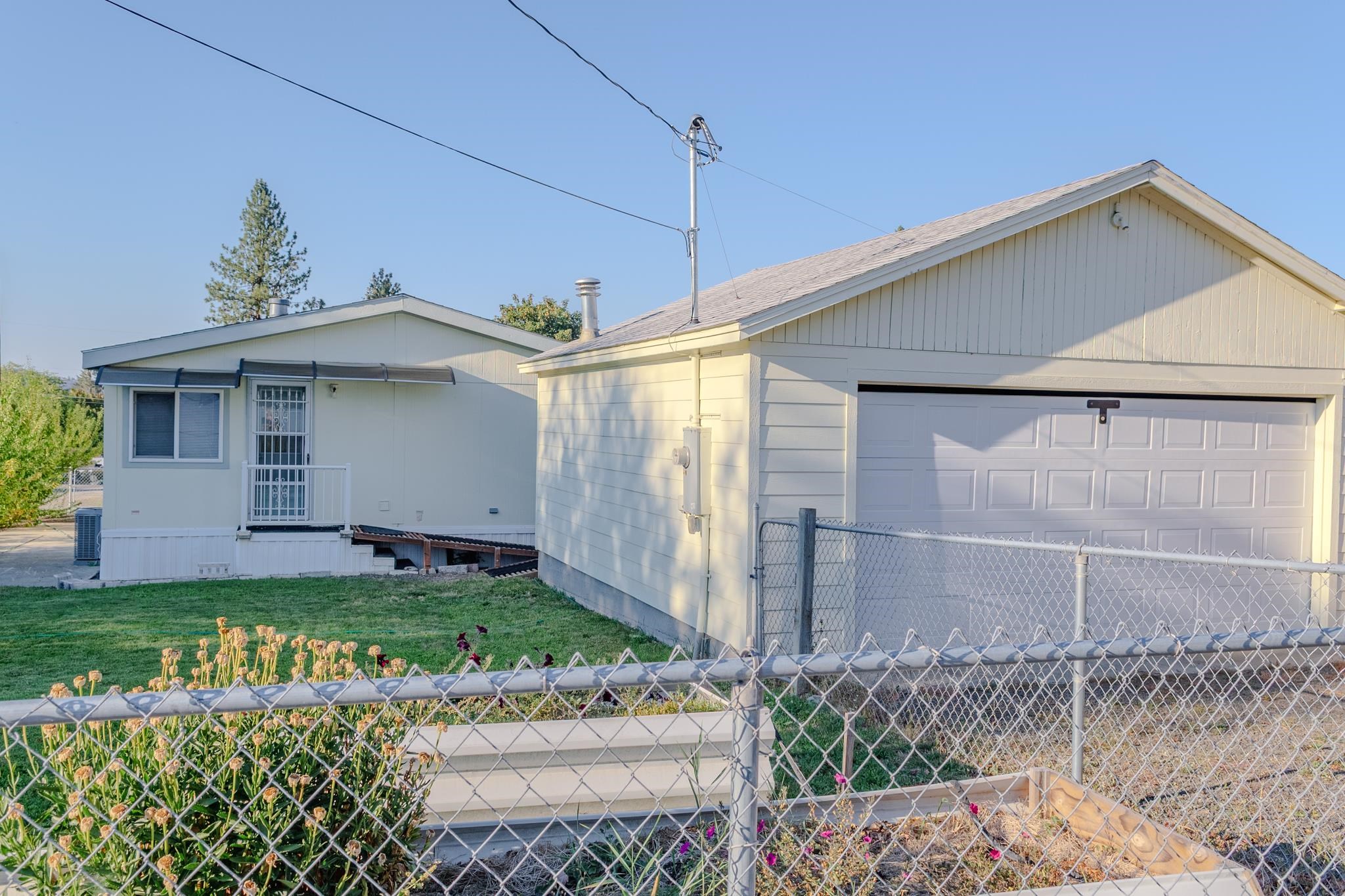 7304 E 5th Ave - Photo 1