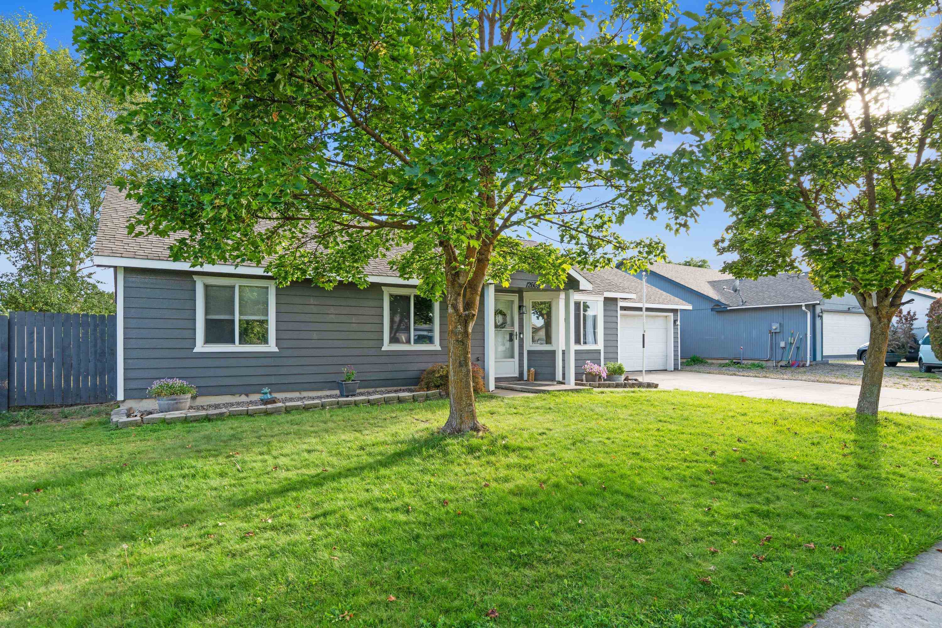 12609 W Chandler Ave - Photo 2