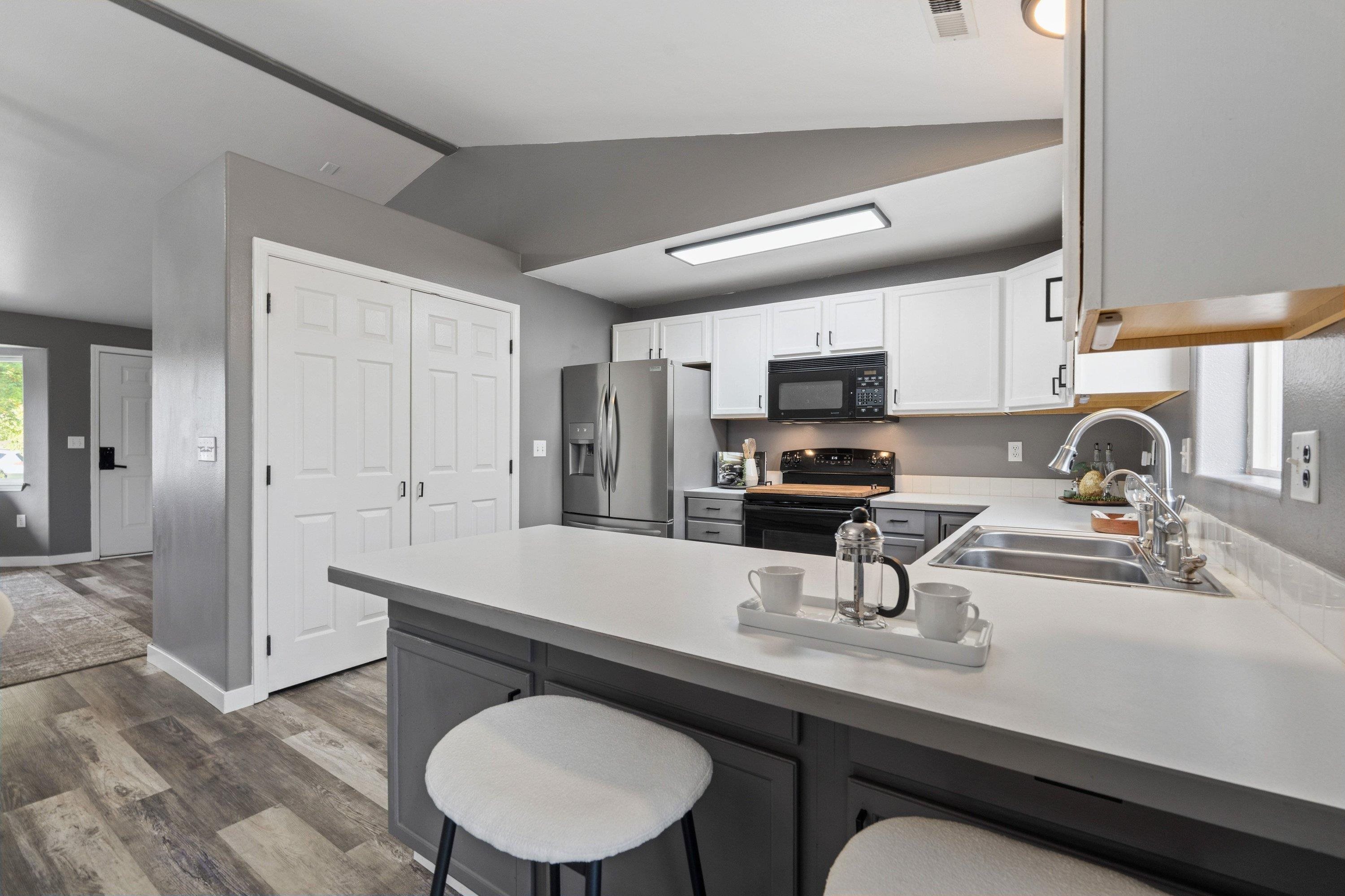 12609 W Chandler Ave - Photo 17