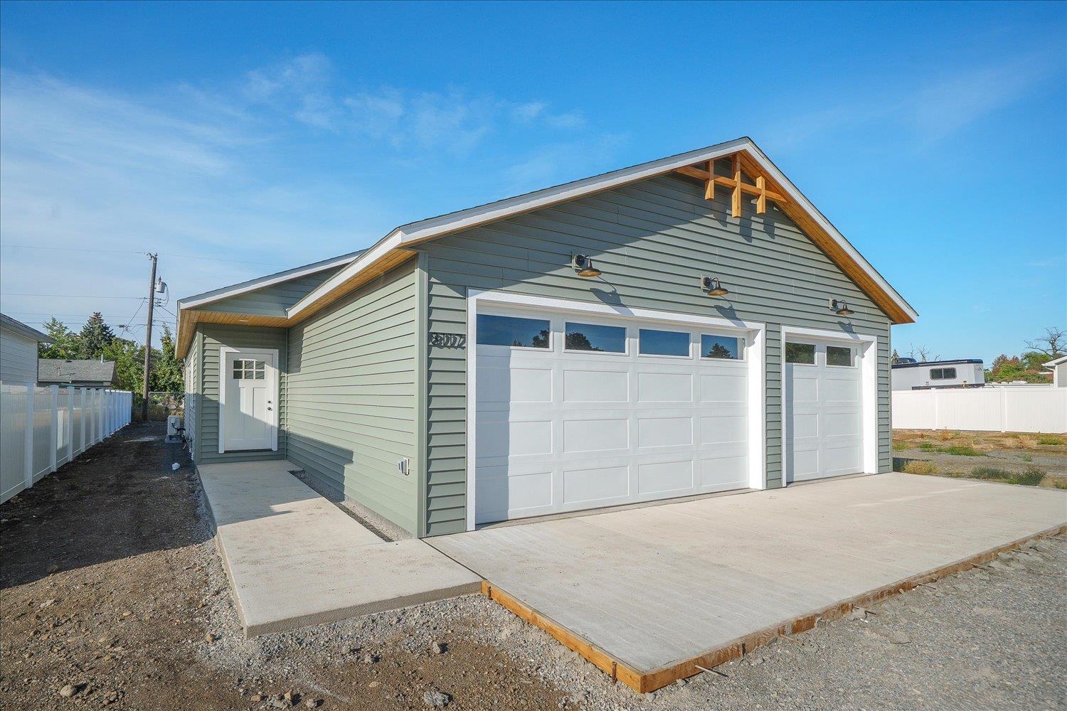 8117 E Baldwin Ave - Photo 2