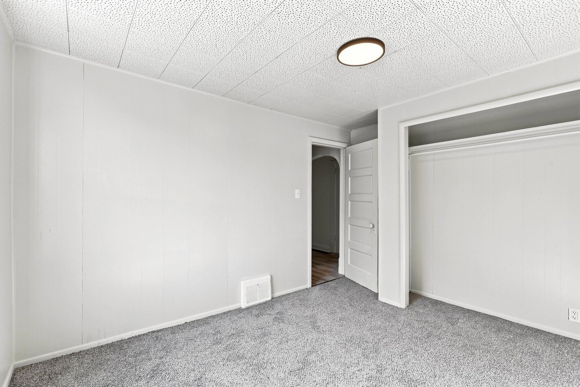 1221 E Carlisle Ave - Photo 14