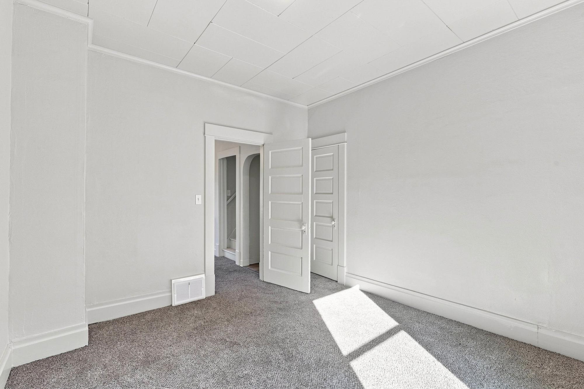 1221 E Carlisle Ave - Photo 11