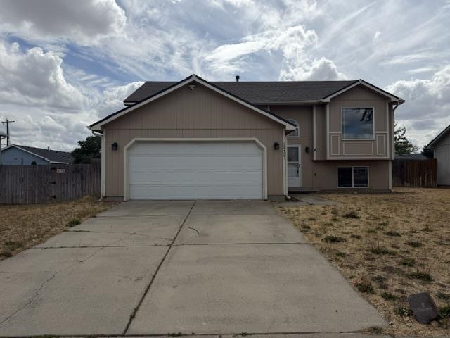 12407 W Chandler Ave - Photo 1