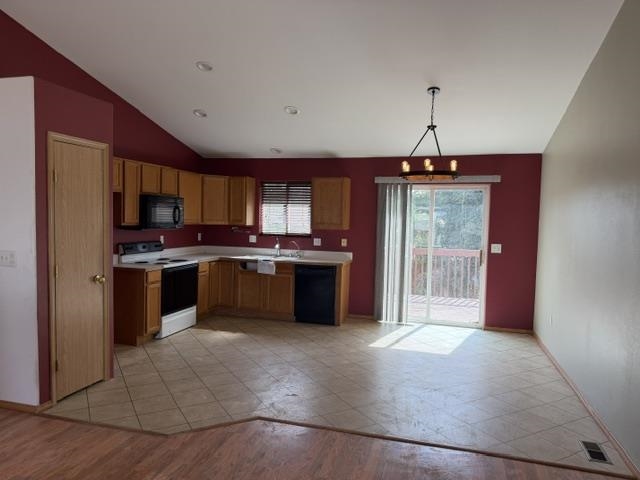 12407 W Chandler Ave - Photo 3