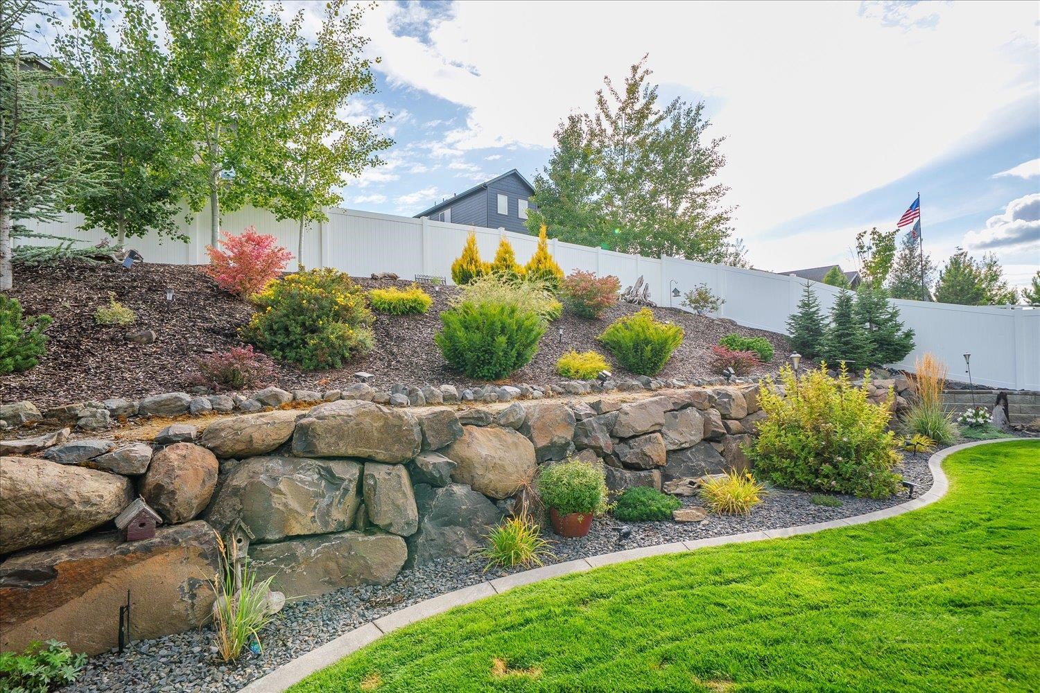 17508 E 15th Ave - Photo 11