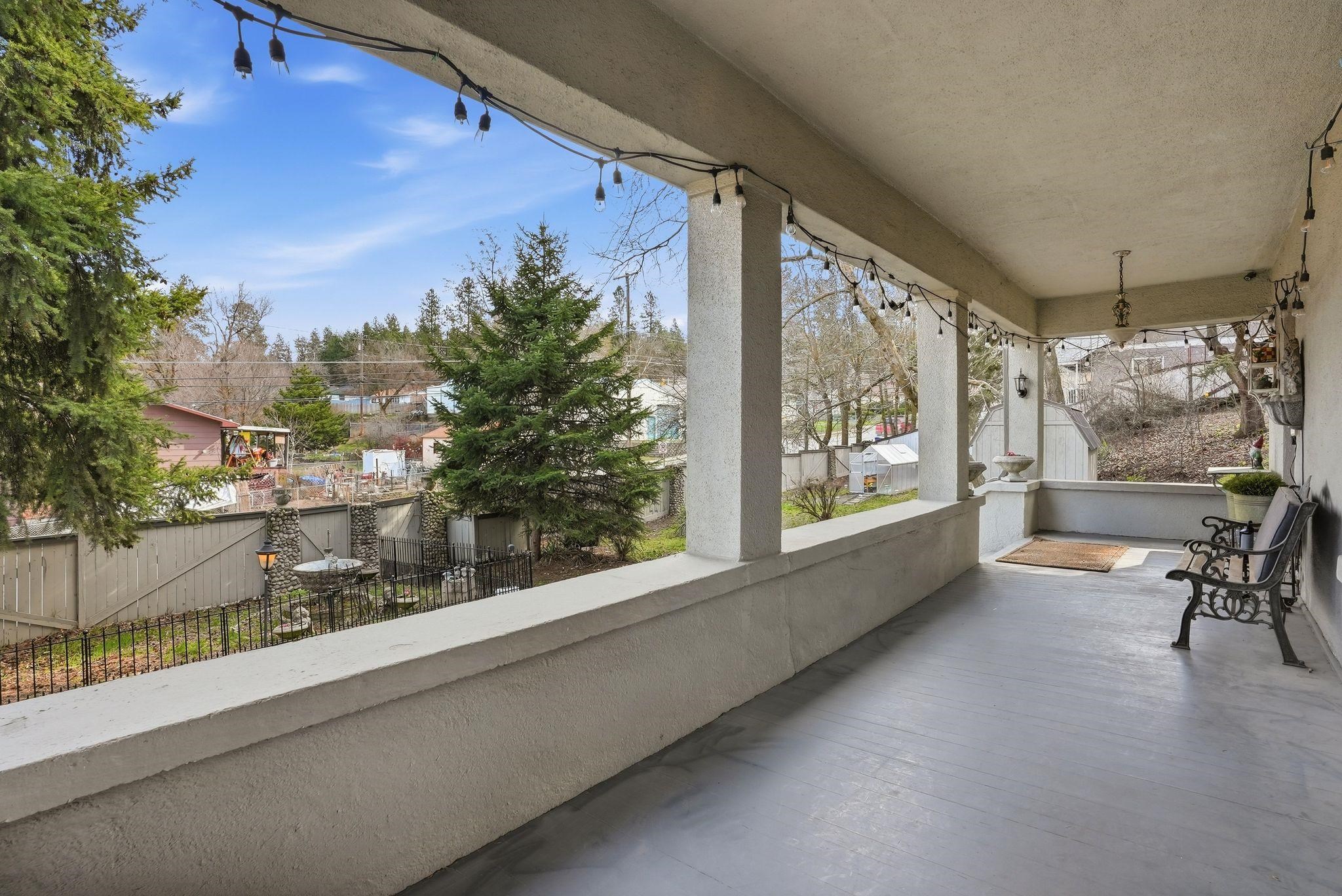 3570 E 11th Ave - Photo 3