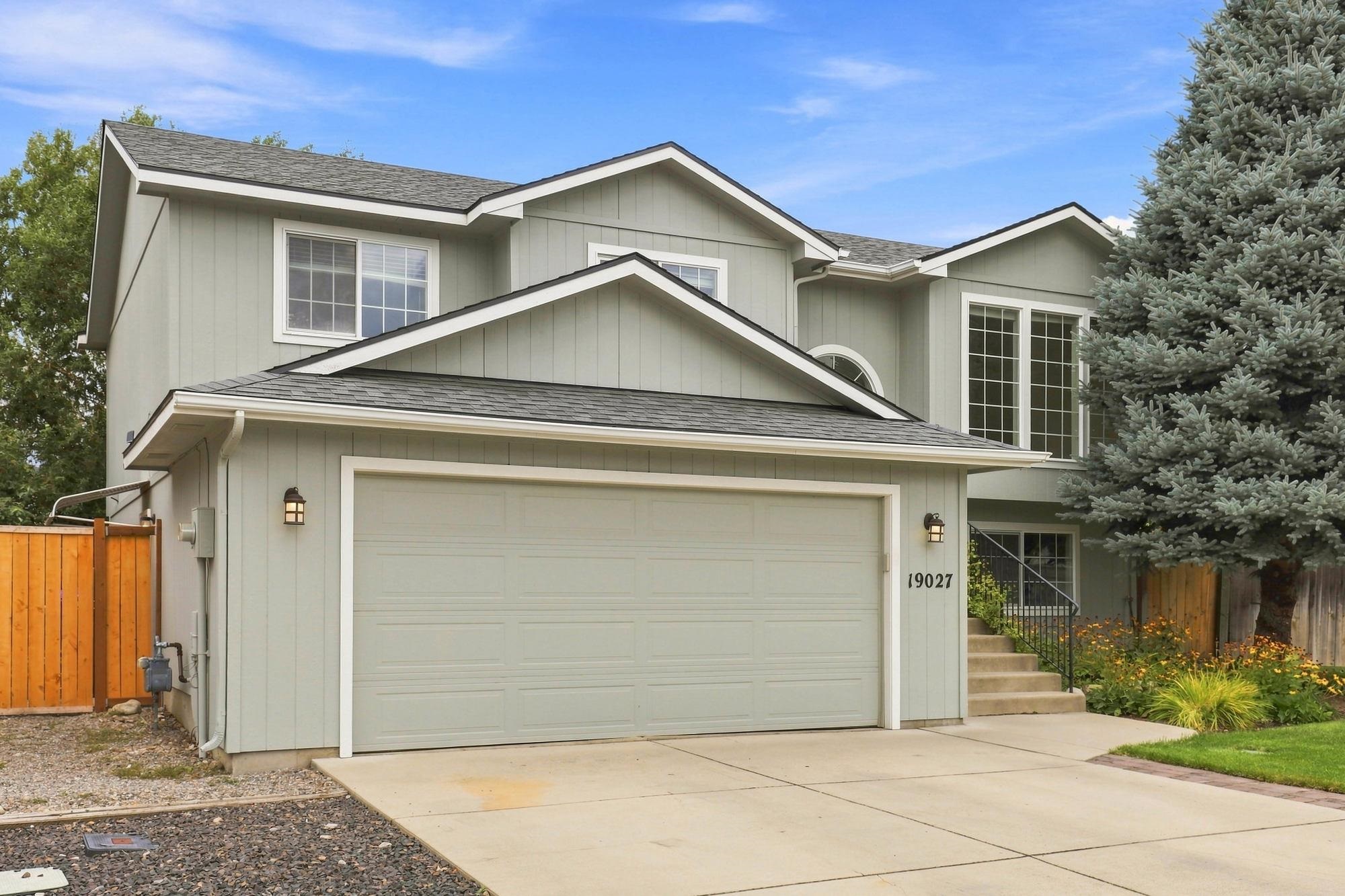 19027 E Shannon Ln - Photo 1