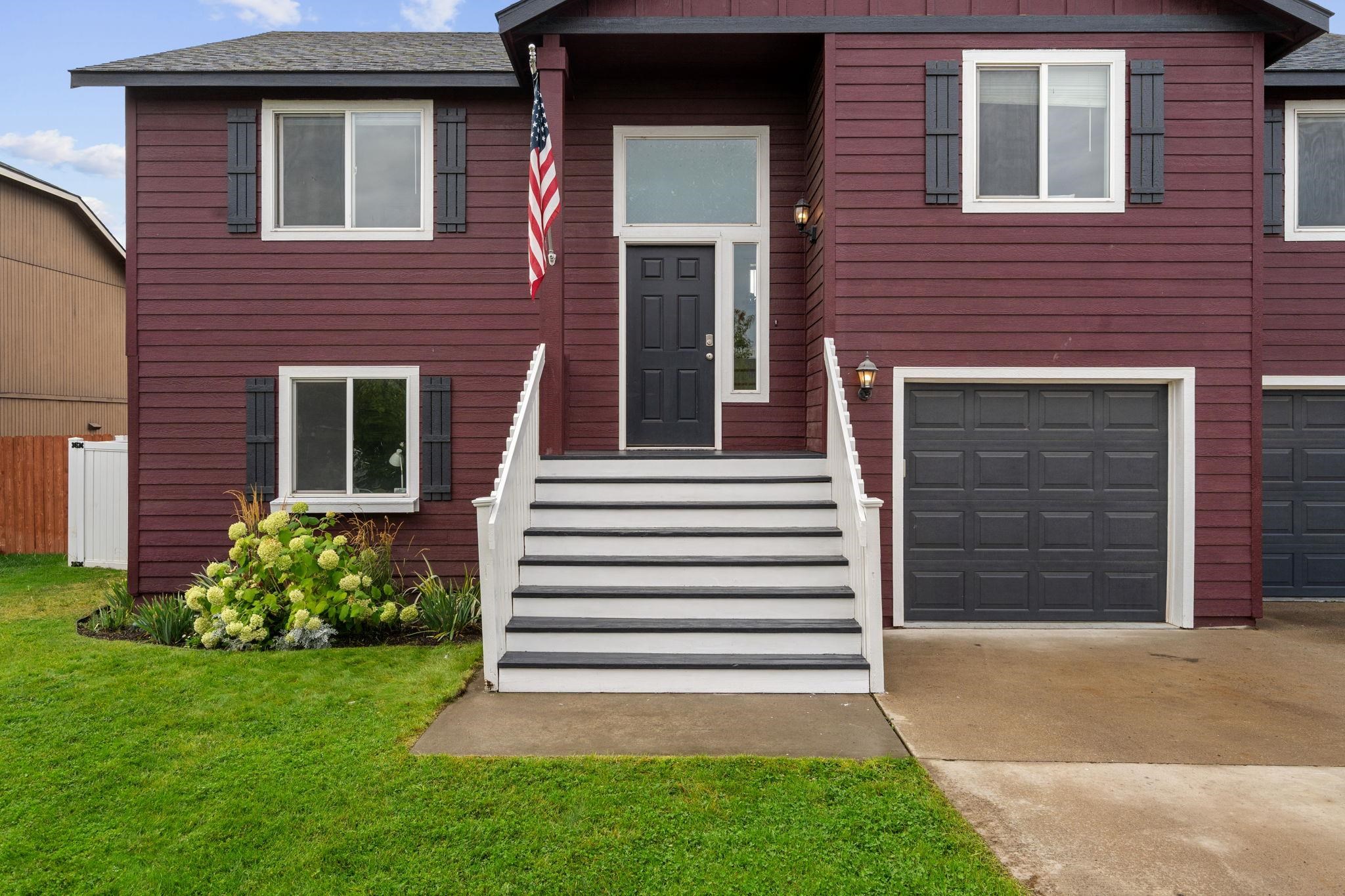 12611 W Pacific Ct - Photo 2