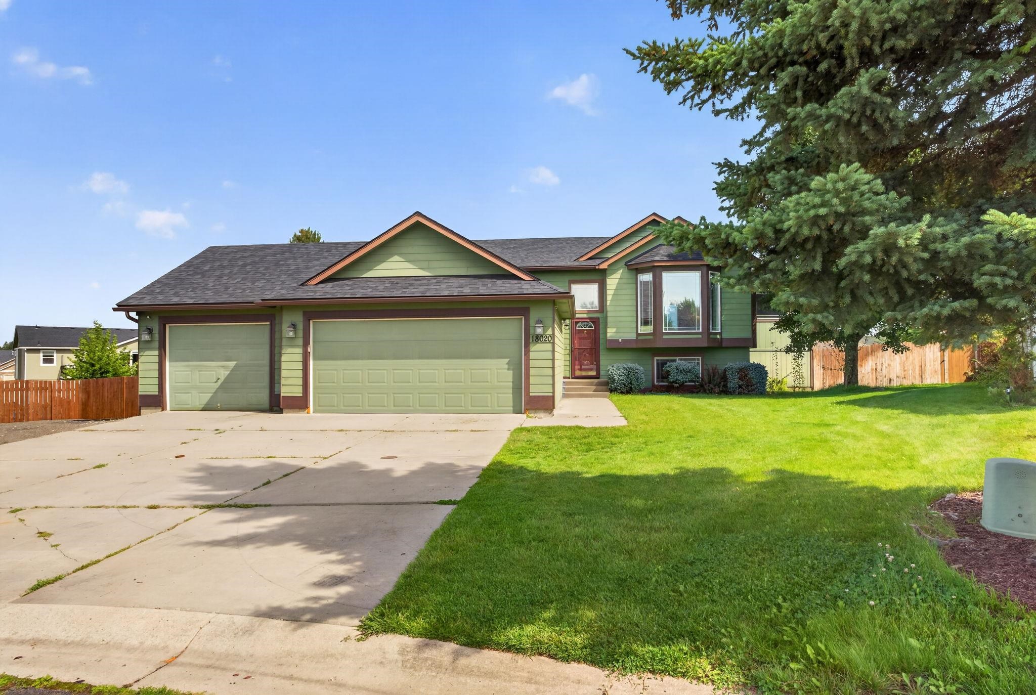 18020 N Addison Ct - Photo 3
