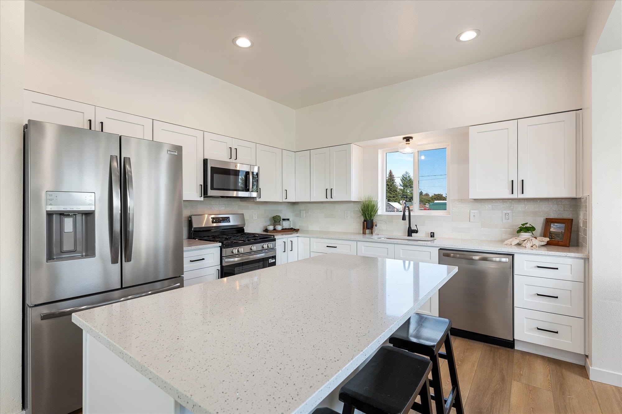 915 E Broad Ave - Photo 5