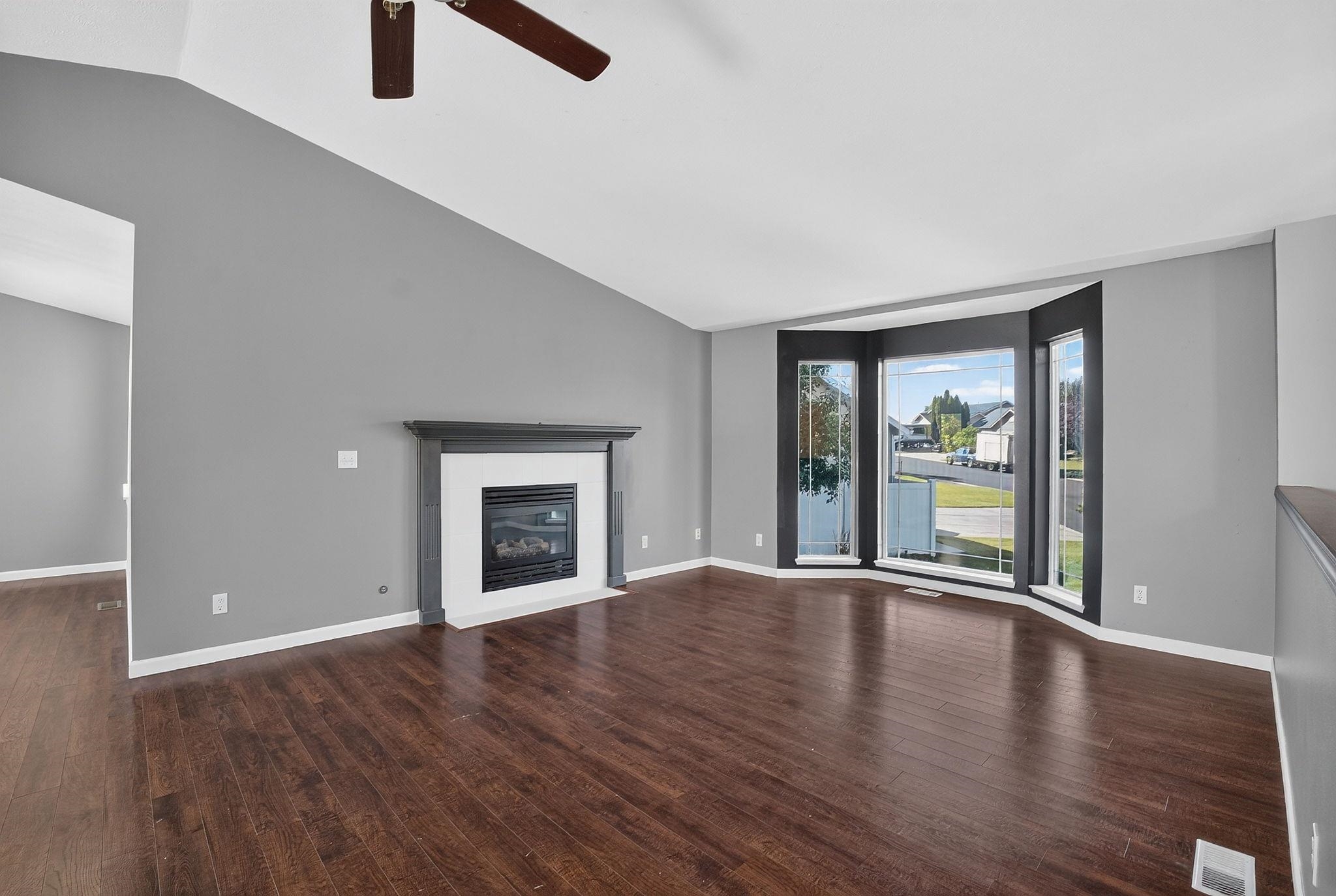 18020 N Addison Ct - Photo 7
