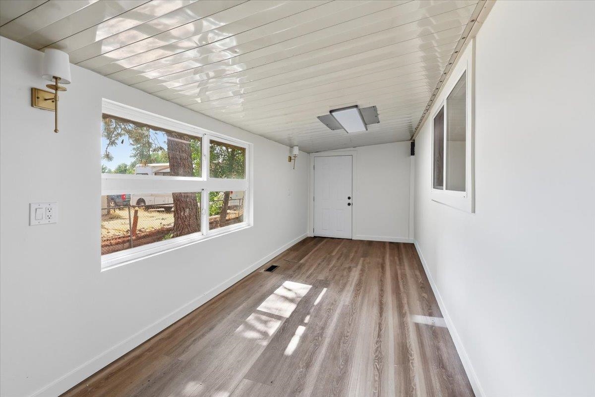 11717 N Freya St - Photo 5