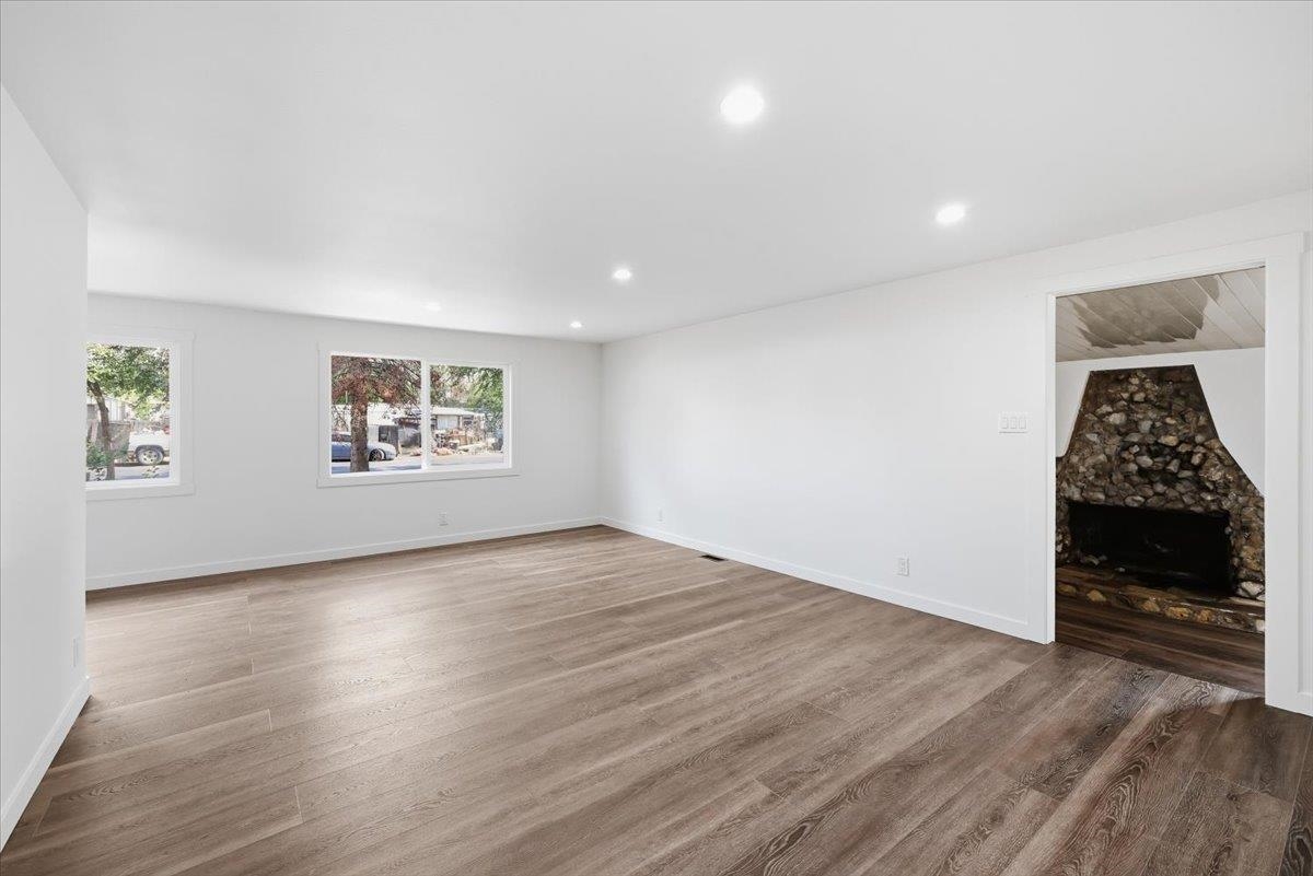 11717 N Freya St - Photo 6