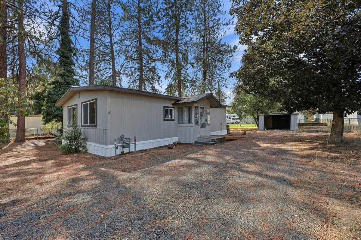 11717 N Freya St - Photo 3