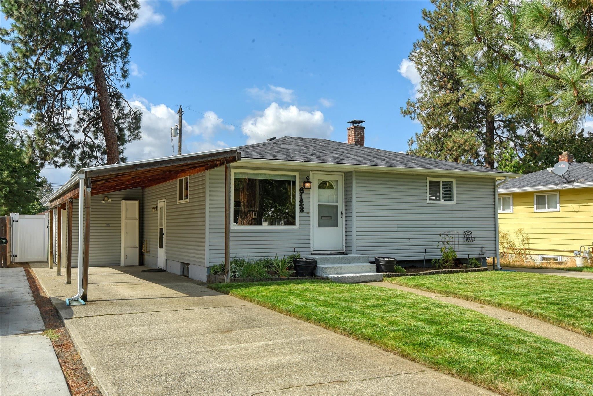 6123 N Cedar St - Photo 1