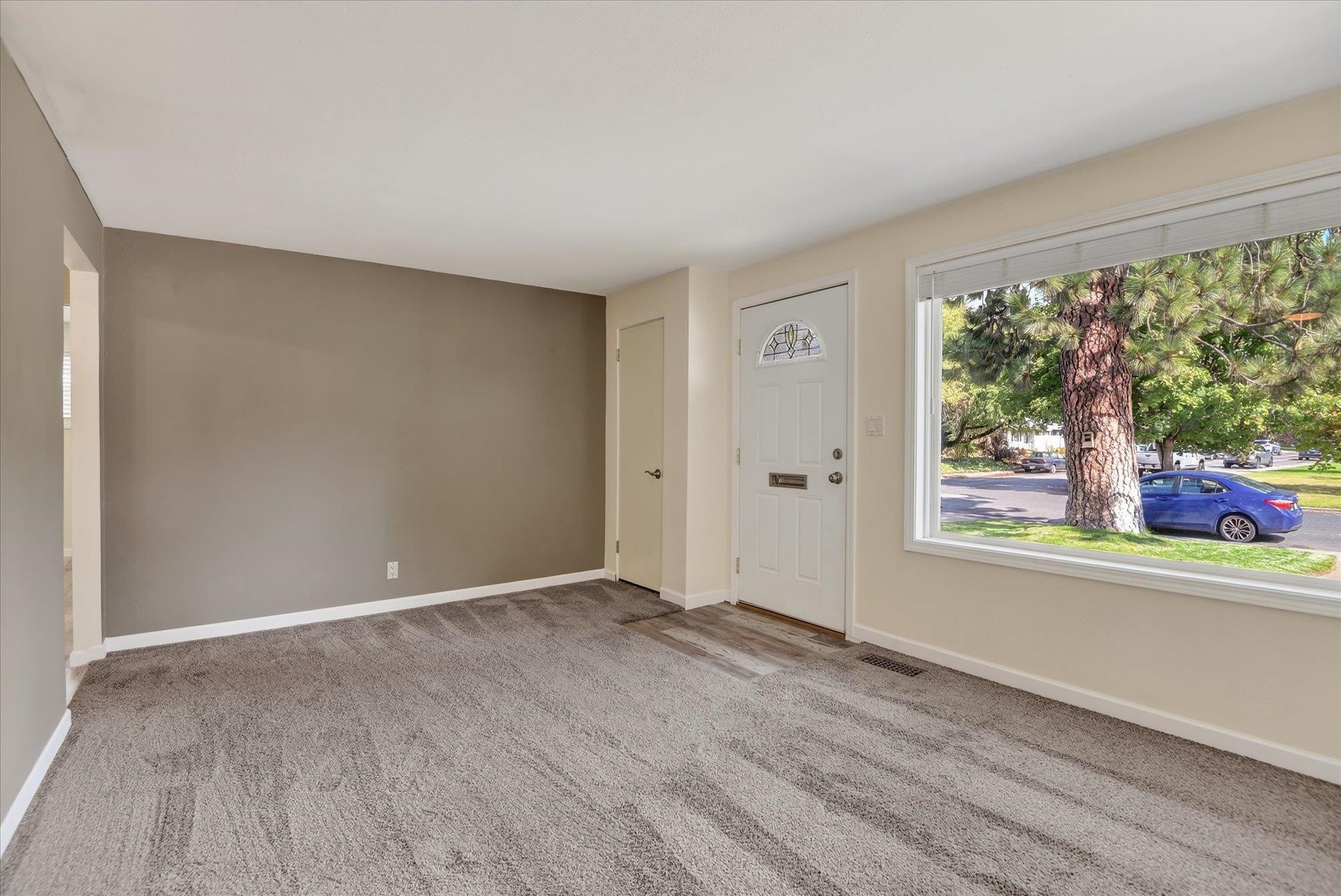 6123 N Cedar St - Photo 5