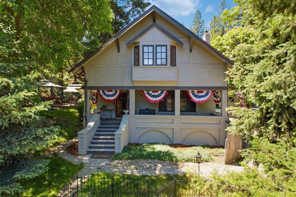 3570 E 11th Ave - Photo 1