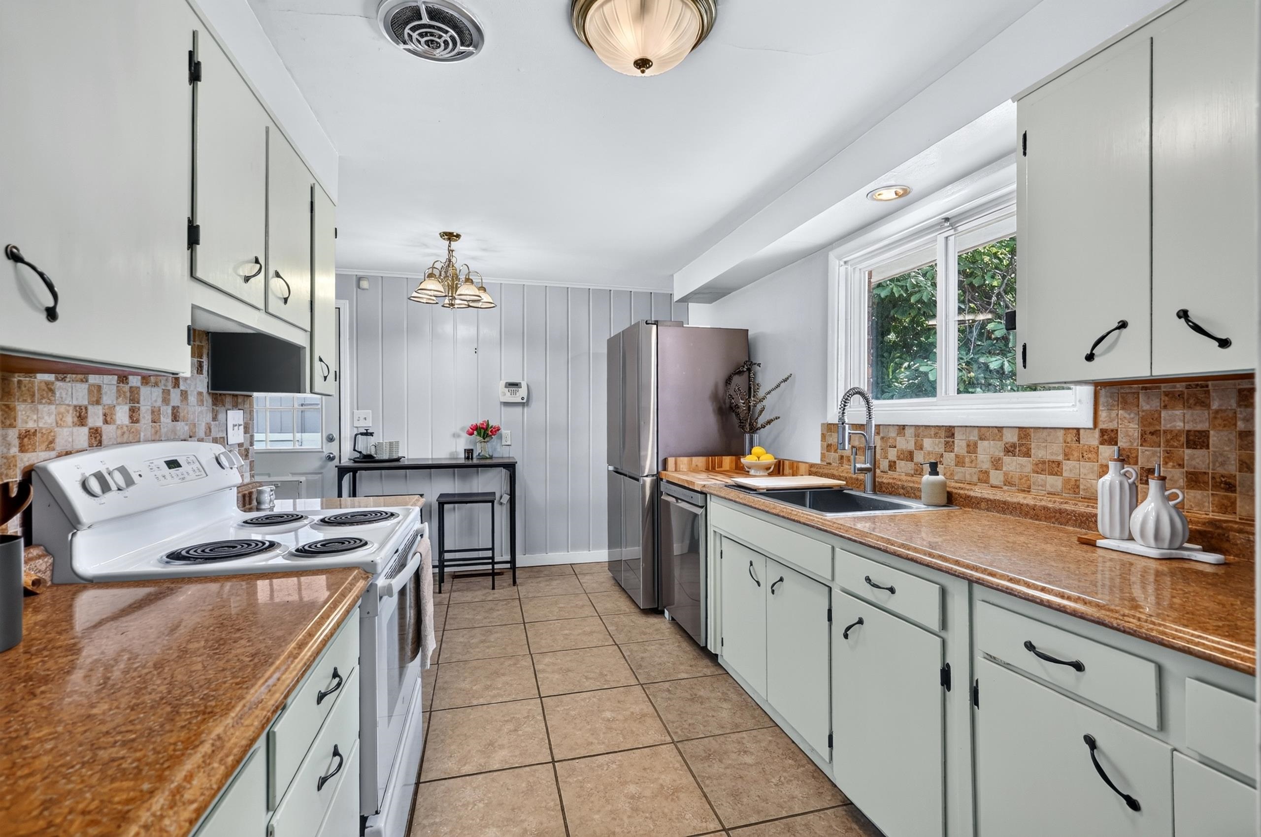 1625 E 8th Ave - Photo 4