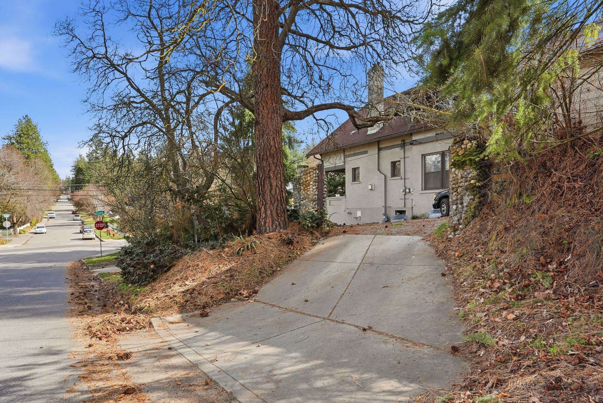 3570 E 11th Ave - Photo 36