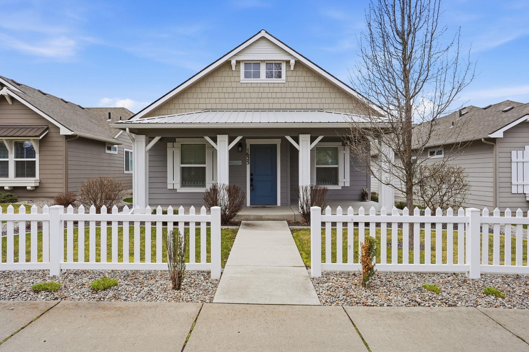 1625 N Holl Blvd - Photo 1