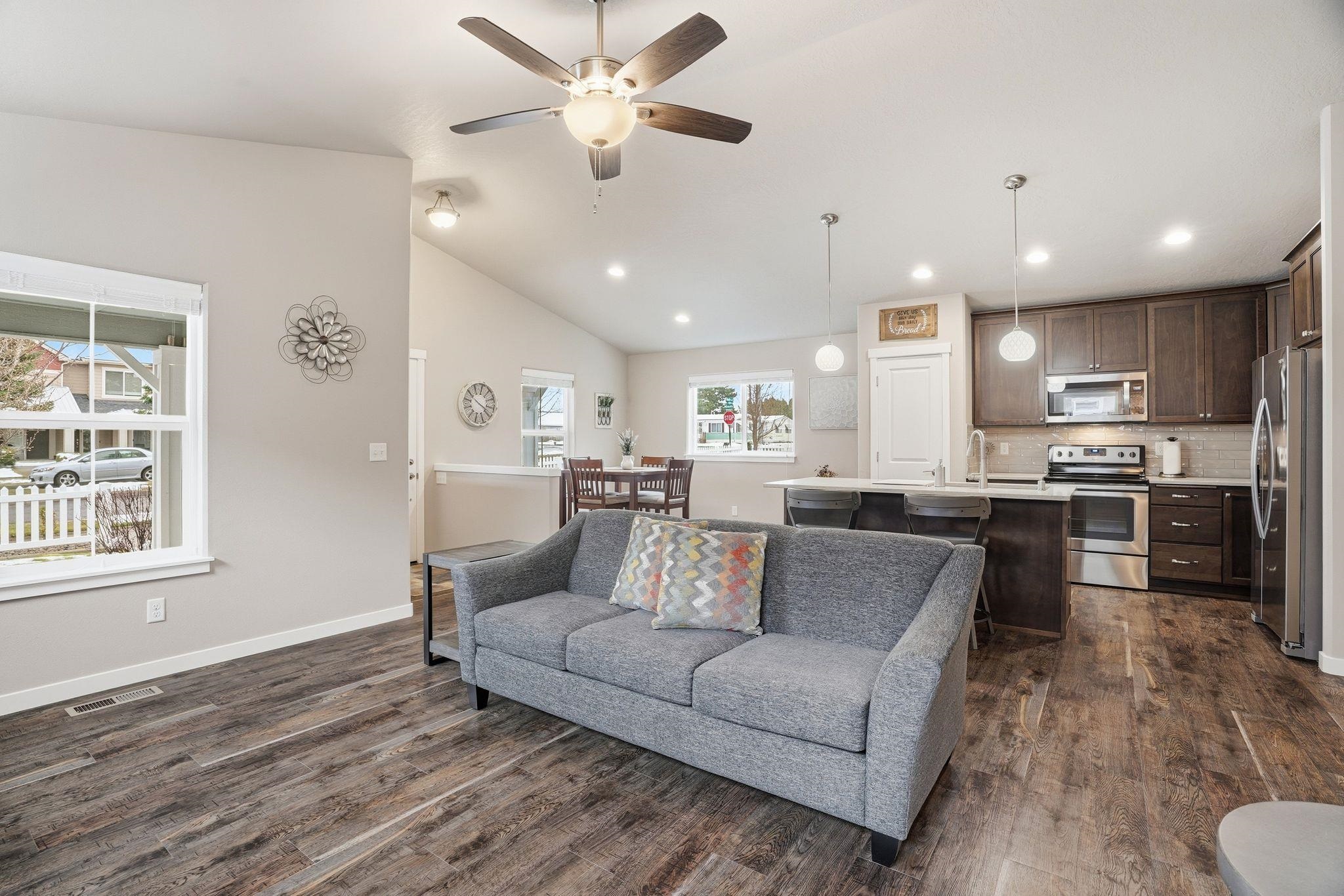 1625 N Holl Blvd - Photo 4
