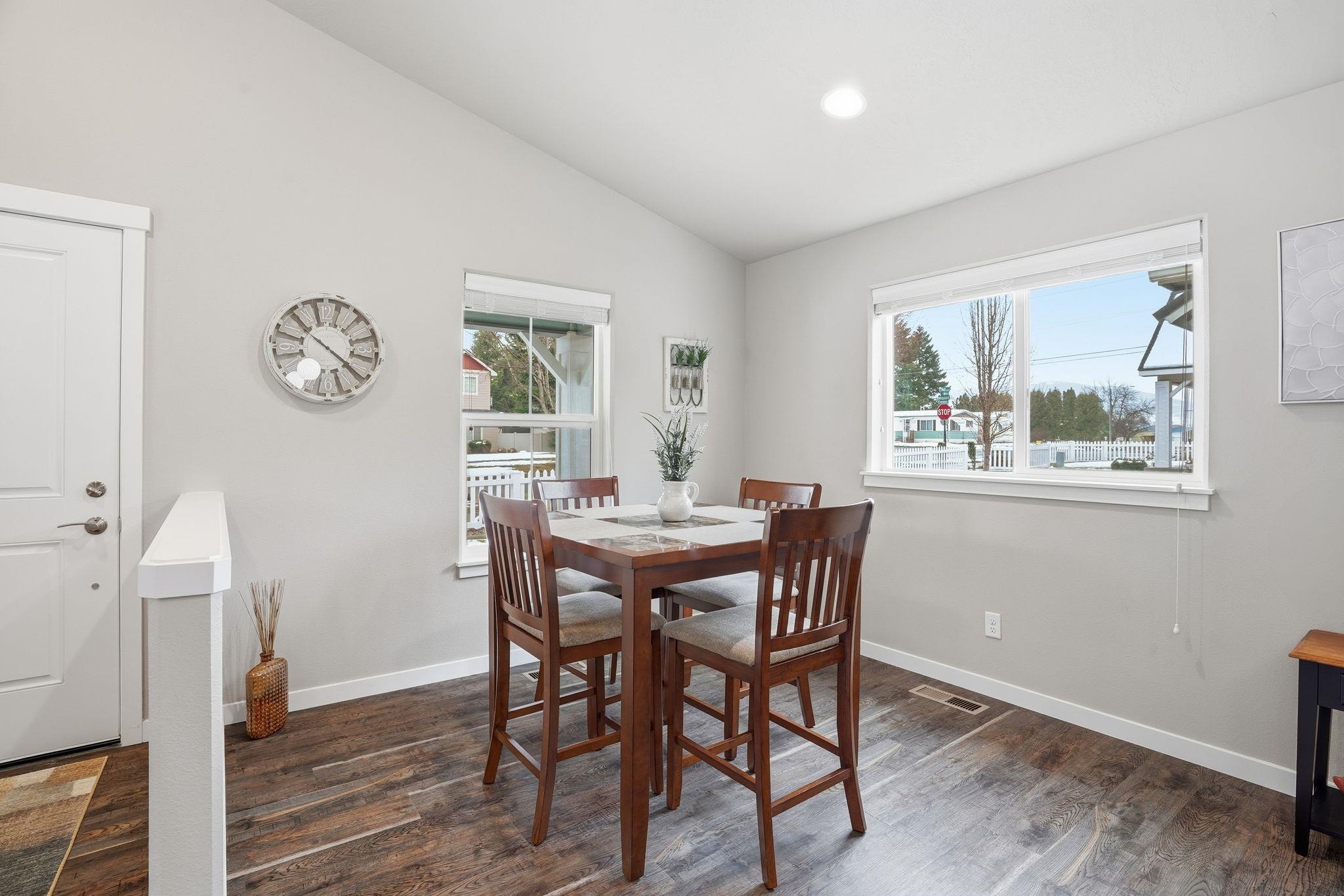 1625 N Holl Blvd - Photo 6