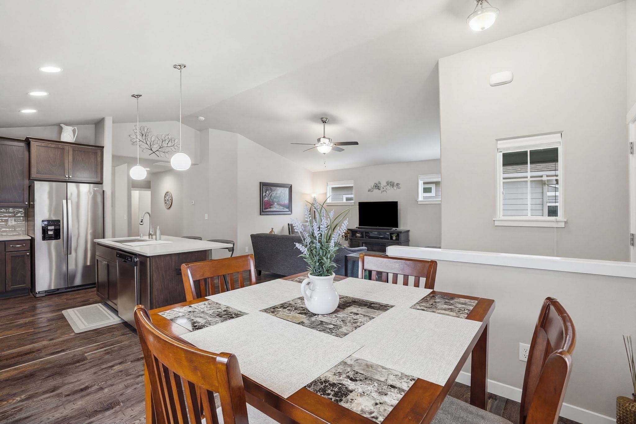 1625 N Holl Blvd - Photo 7