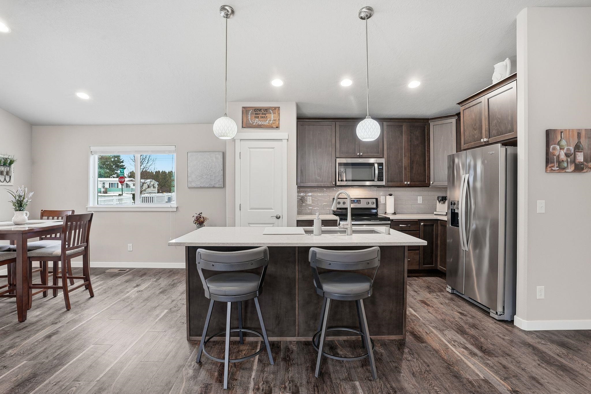 1625 N Holl Blvd - Photo 8