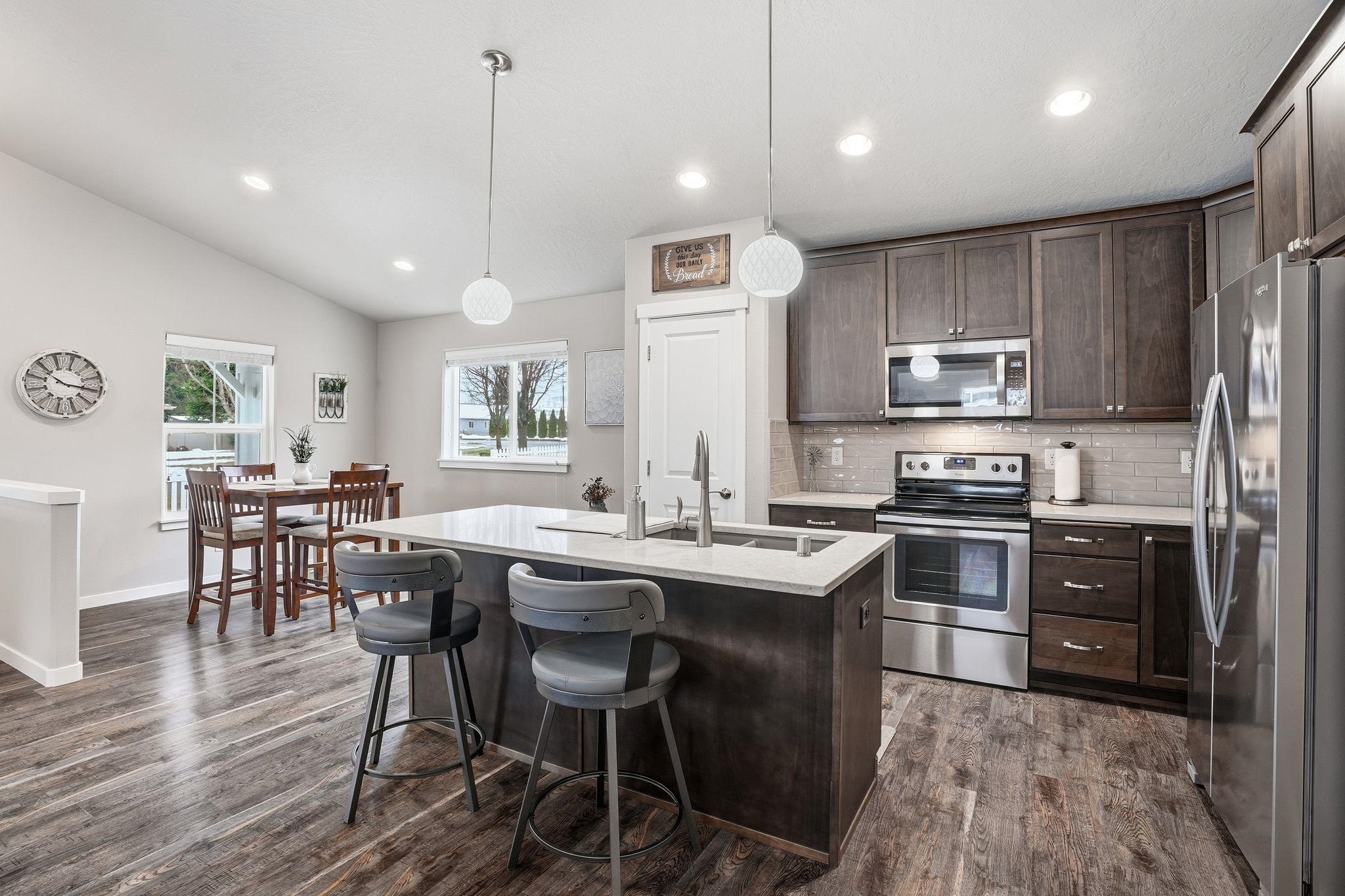 1625 N Holl Blvd - Photo 9