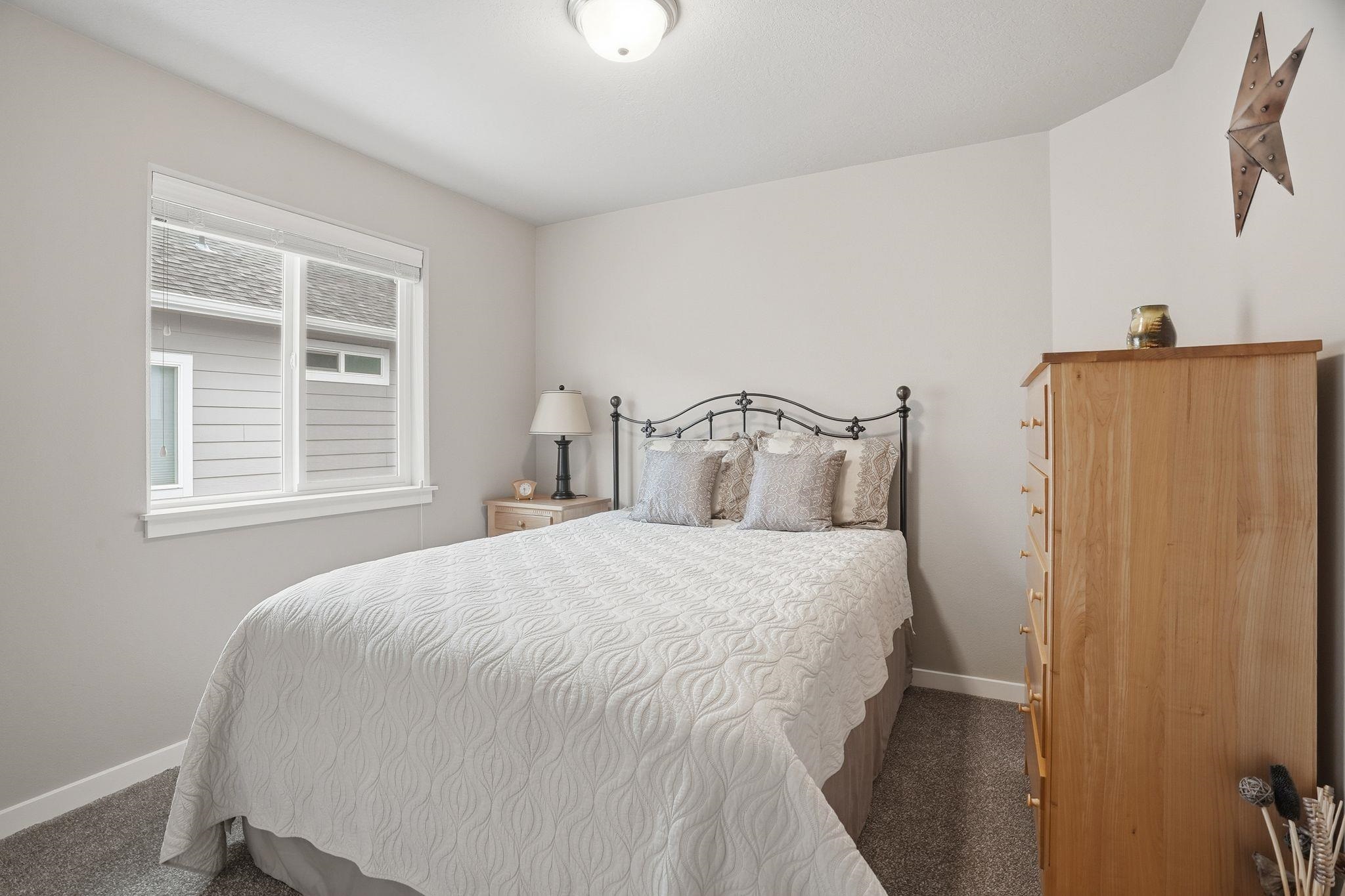 1625 N Holl Blvd - Photo 19