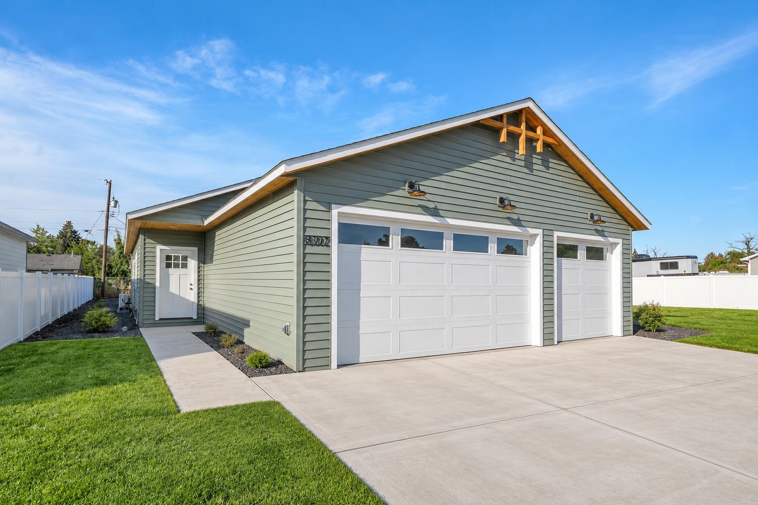 8117 E Baldwin Ave - Photo 1