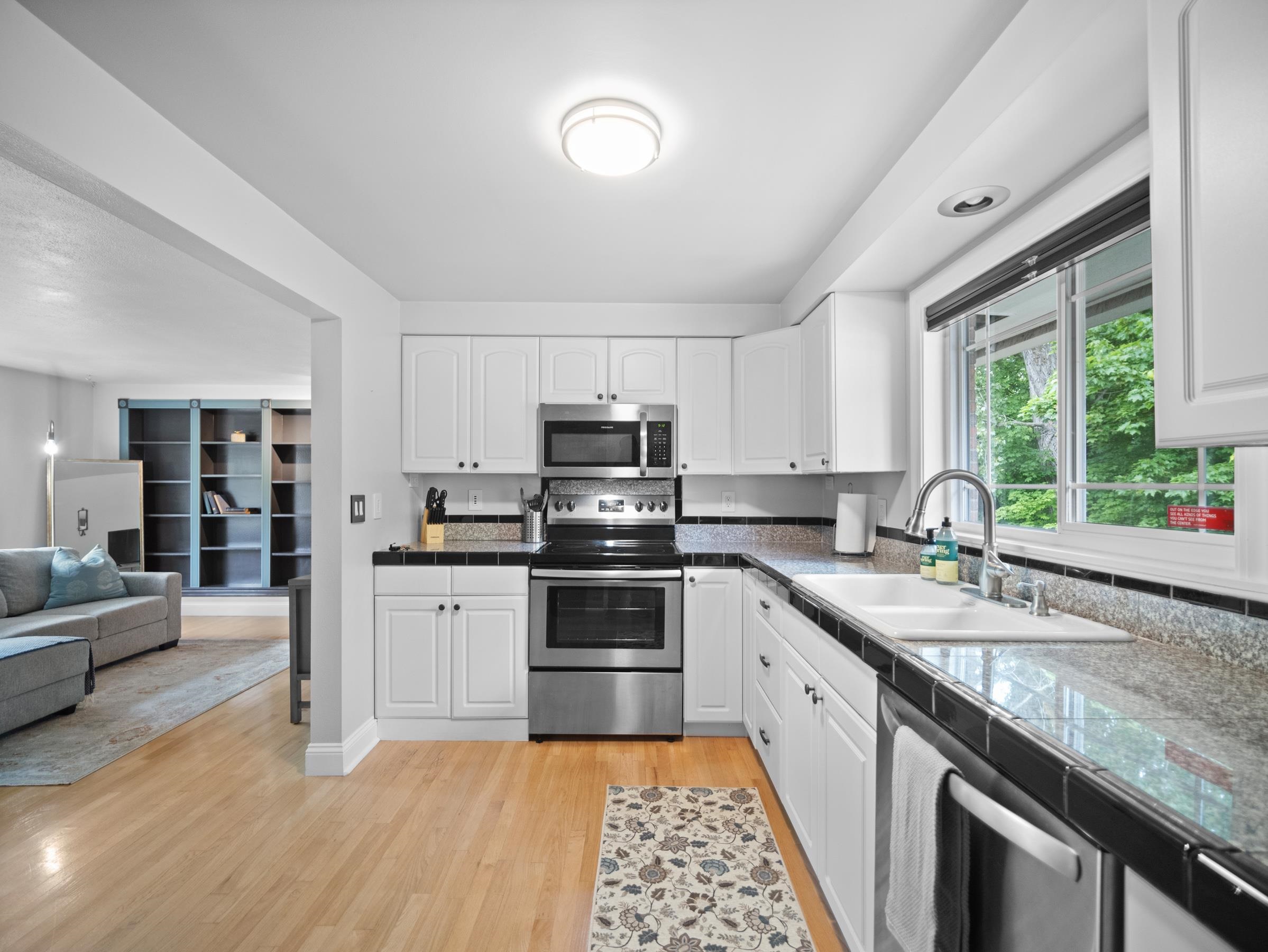 1109 S WALNUT St - Photo 10