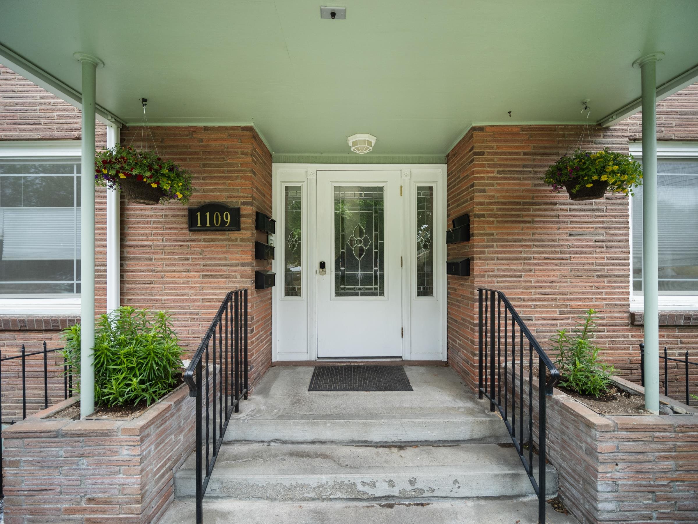 1109 S WALNUT St - Photo 22