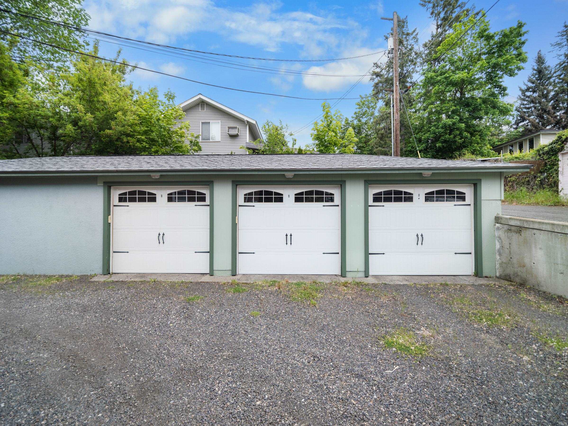 1109 S WALNUT St - Photo 25