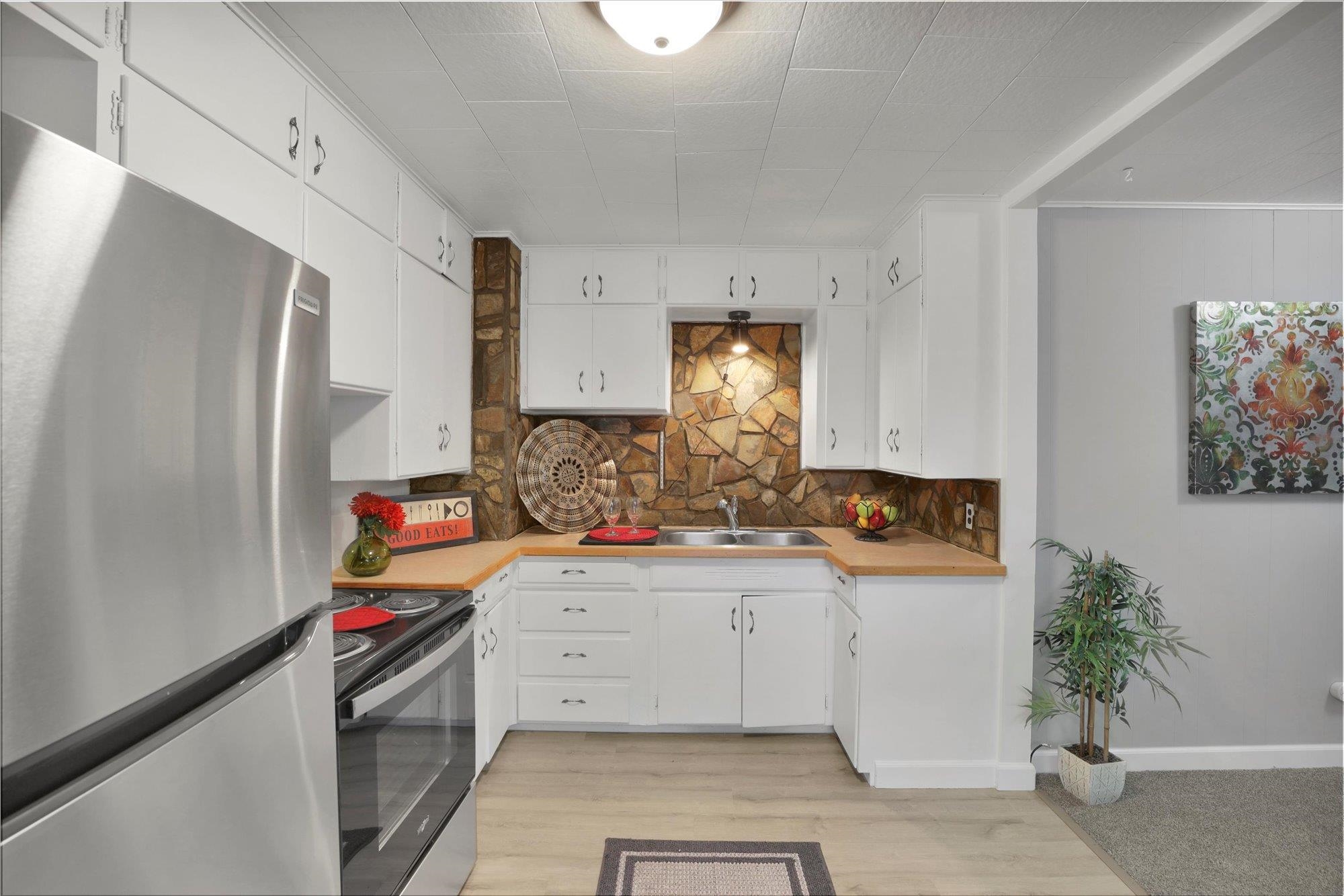 560 E Joseph Ave - Photo 4