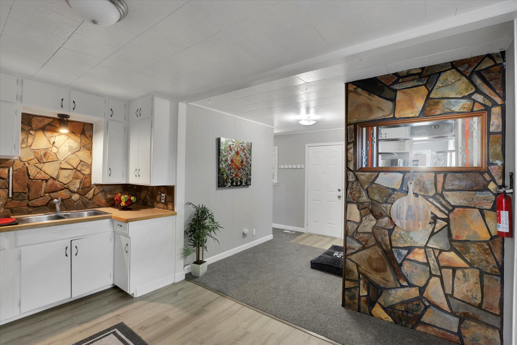 560 E Joseph Ave - Photo 8