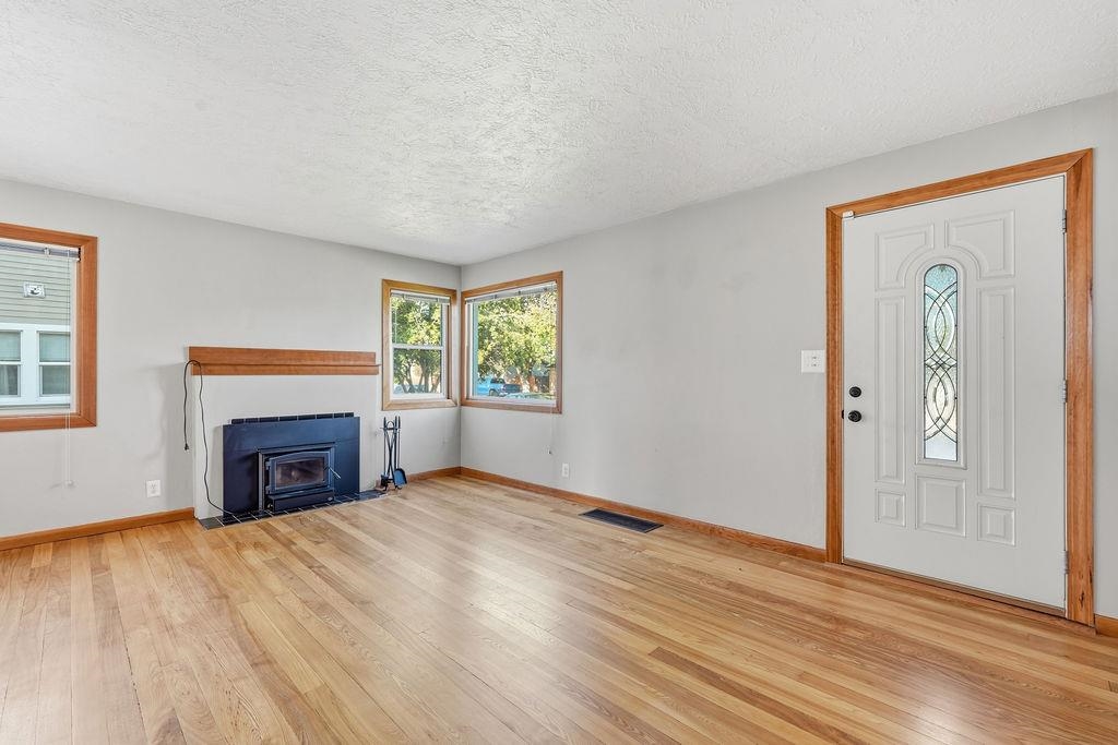 4903 N Elm St - Photo 3
