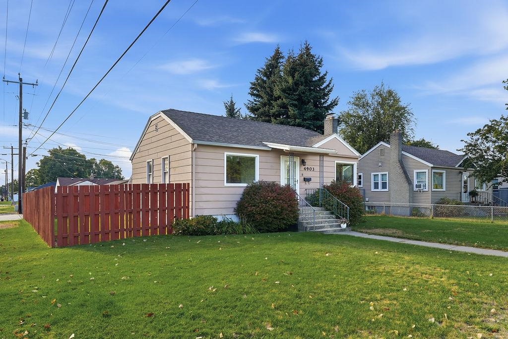4903 N Elm St - Photo 2
