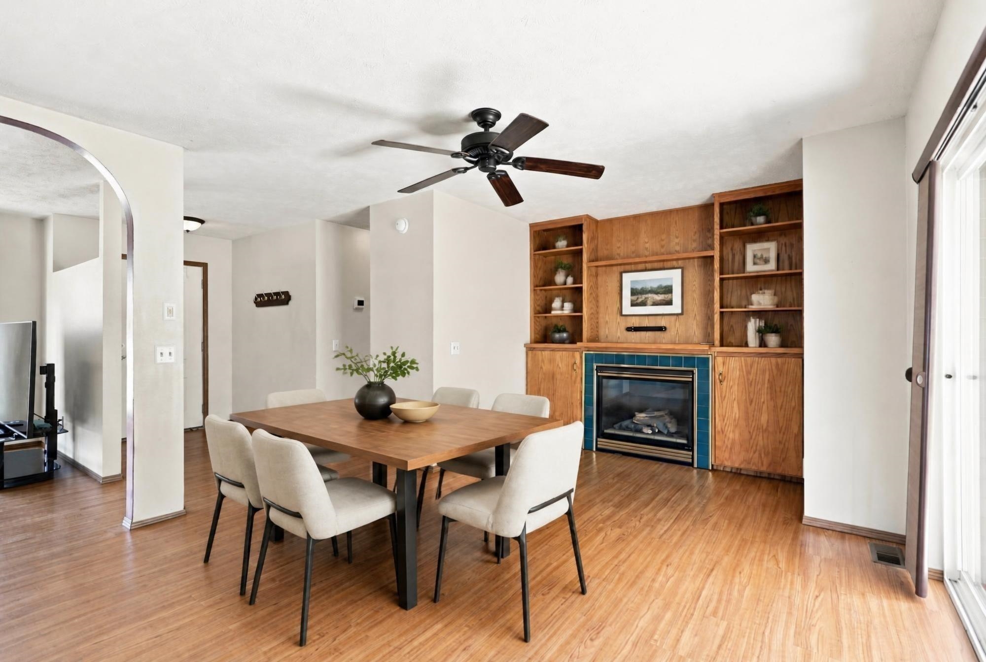 633 N Grant St - Photo 2