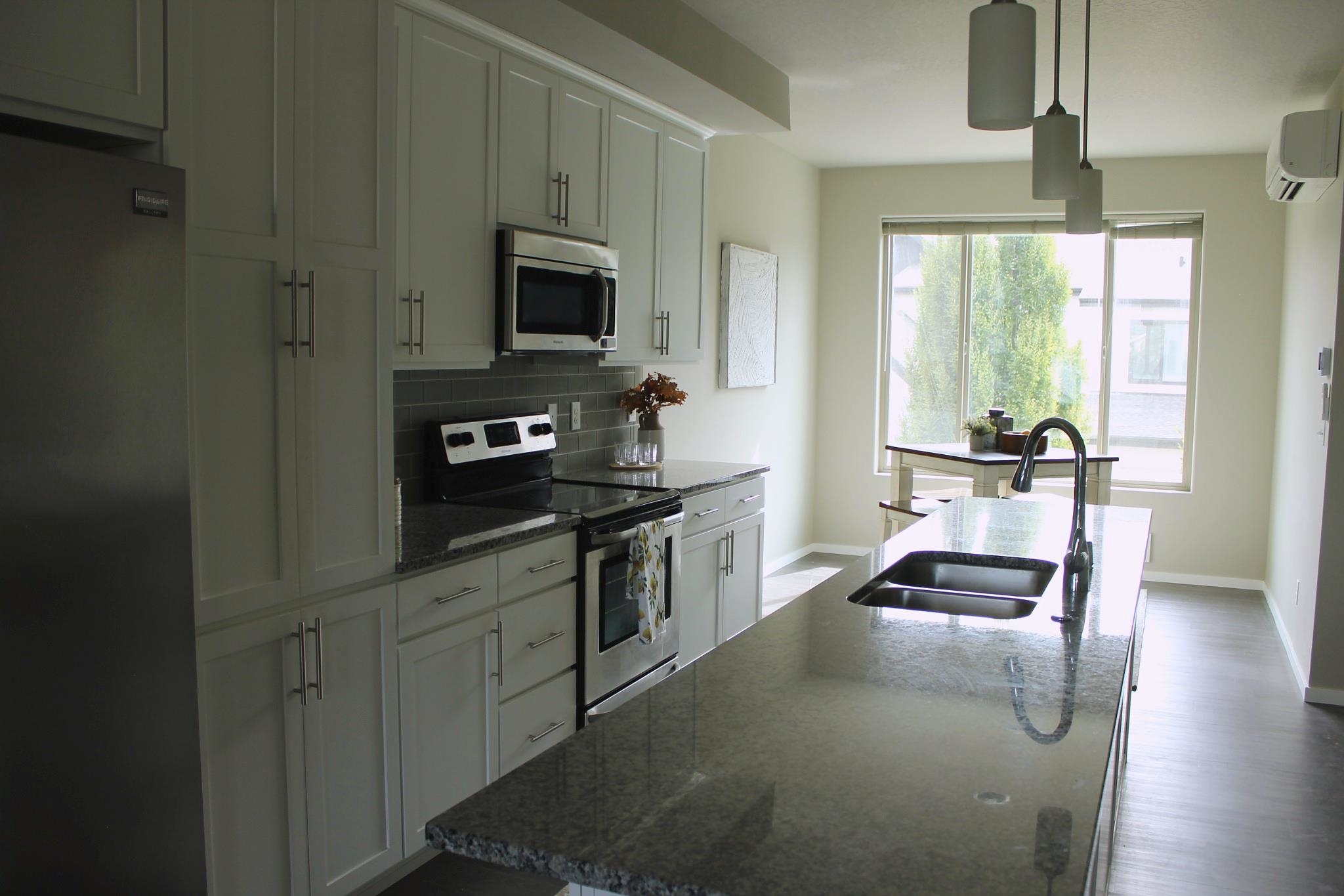 2405 W BRIDGE Ave - Photo 9