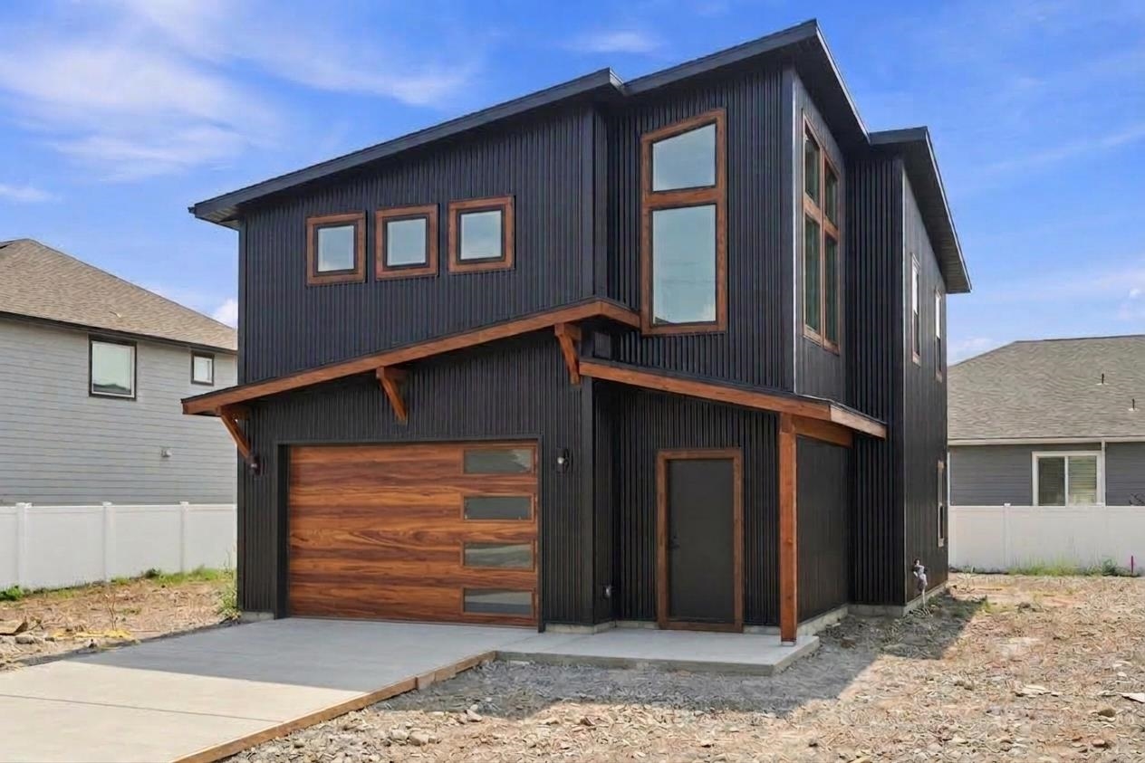 17332 E Maxwell Ave - Photo 1