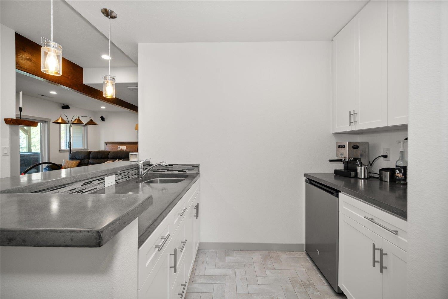 10107 N Wieber Rd - Photo 24