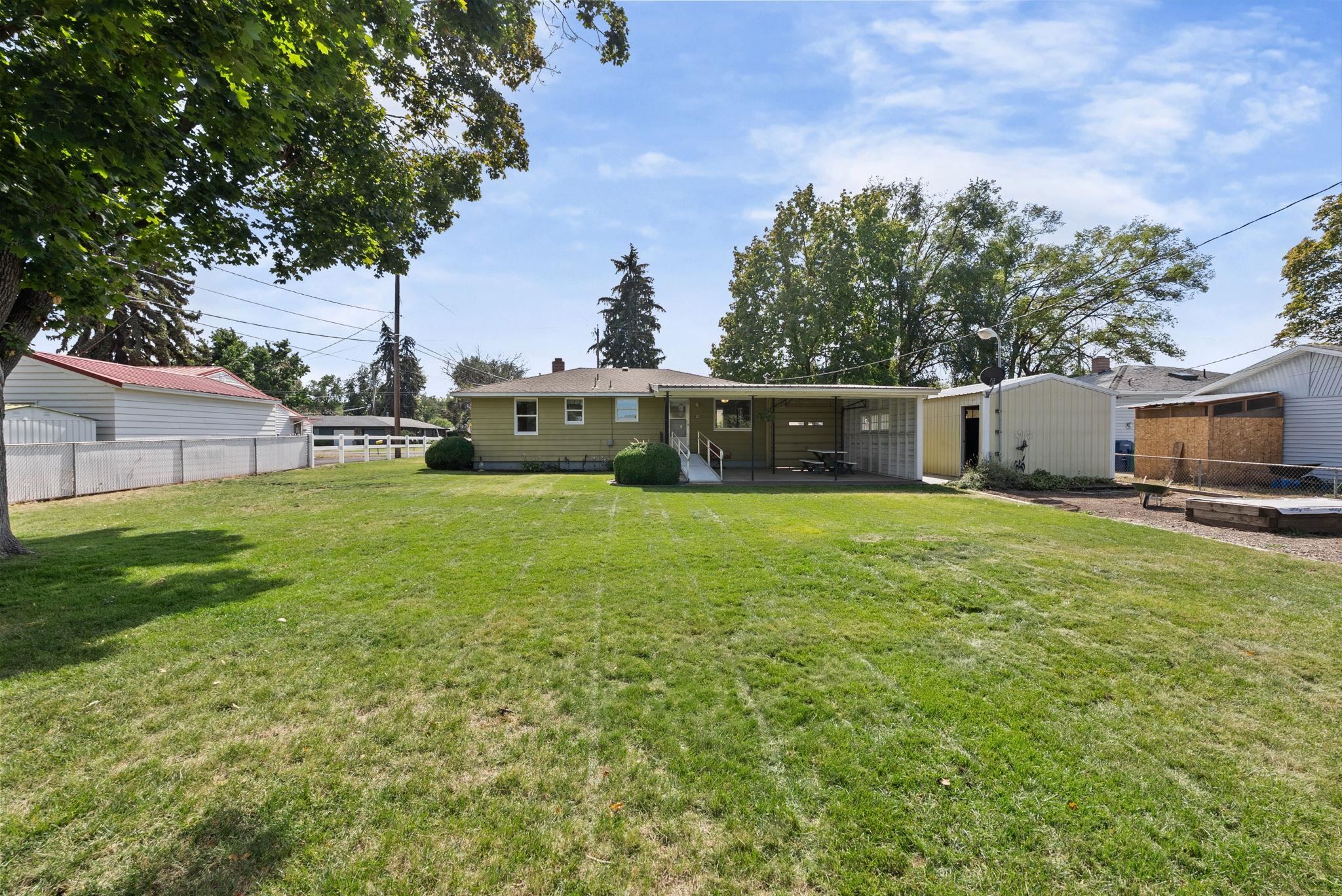 7913 E Indiana Ave - Photo 32