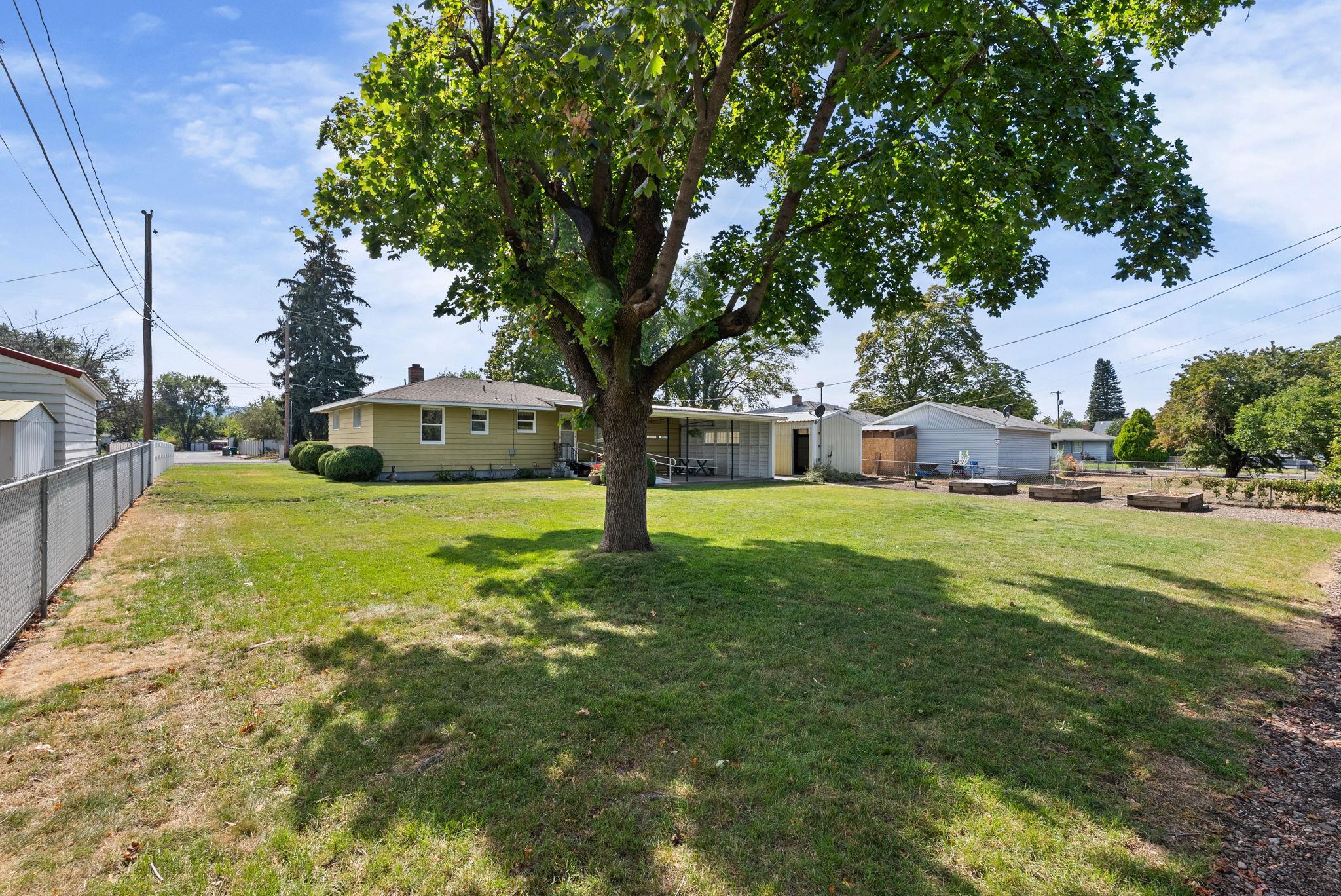 7913 E Indiana Ave - Photo 34