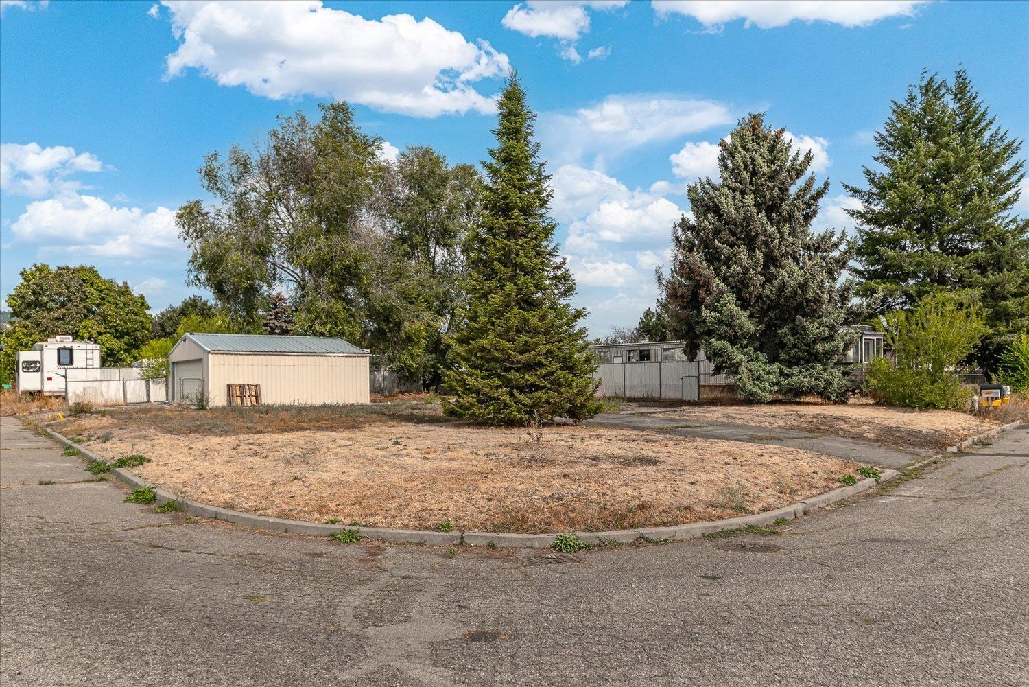 18305 E Liberty Ave - Photo 1