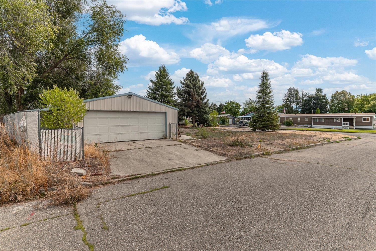 18305 E Liberty Ave - Photo 8