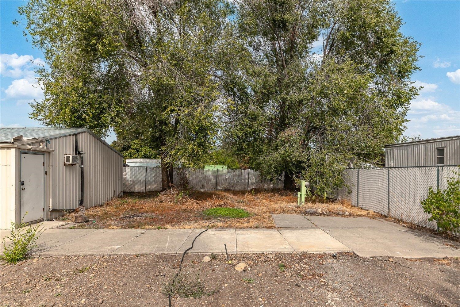18305 E Liberty Ave - Photo 10