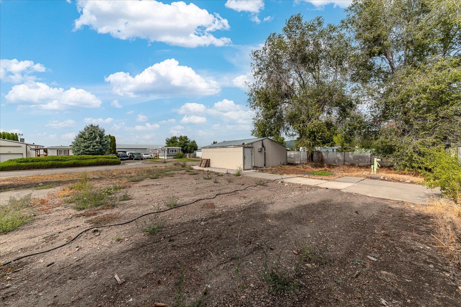 18305 E Liberty Ave - Photo 11