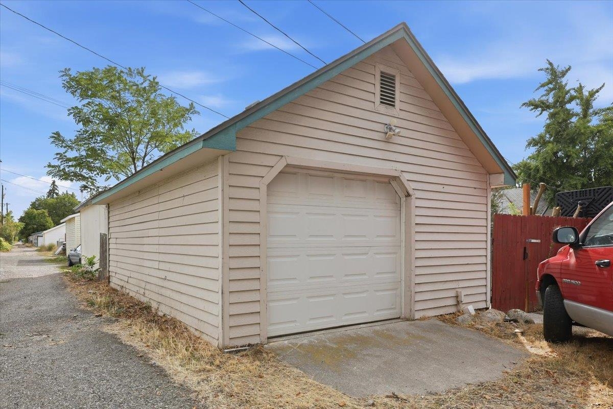 2107 E SINTO Ave - Photo 18