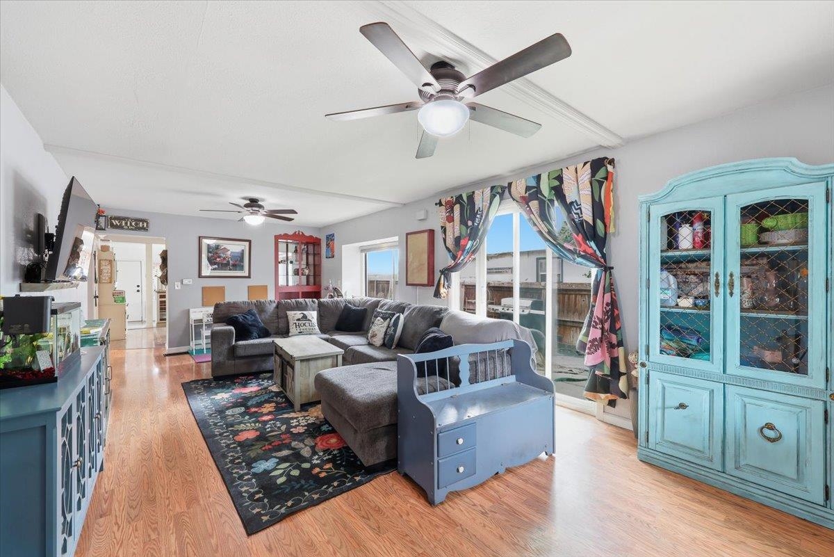 2107 E SINTO Ave - Photo 2